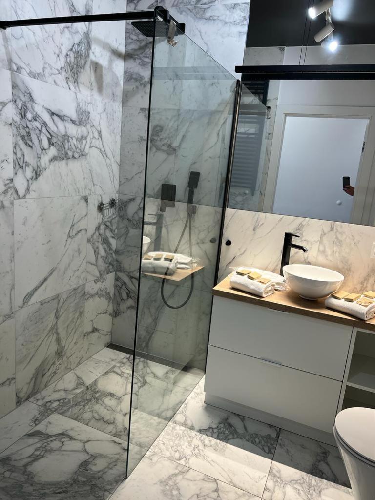 Modern Vero Yacht Park Apartment *
