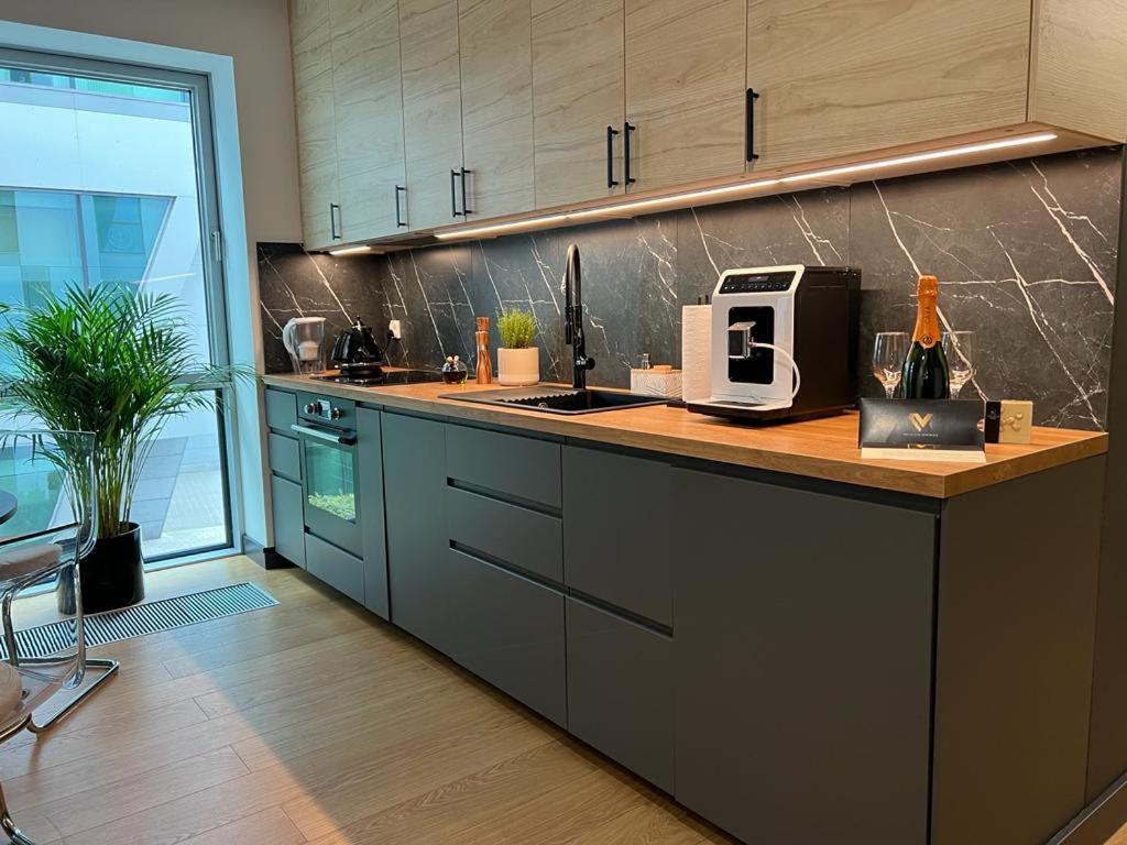 Modern Vero Yacht Park Apartment *